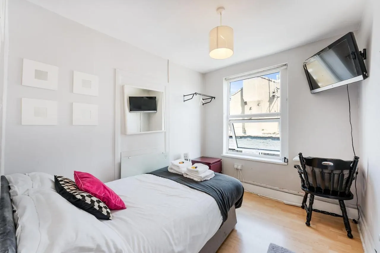 Shoreditch Studio - Sleeps 2 London