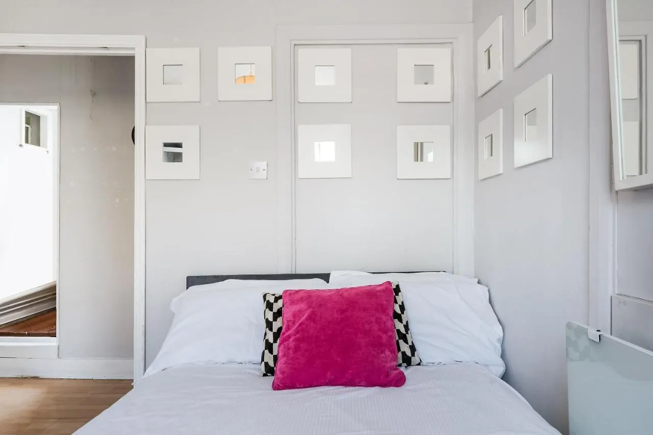 Shoreditch Studio - Sleeps 2 London 0*,